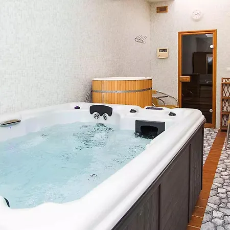 Отель Dominika 3*