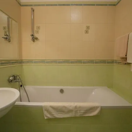 Hotel Dominika 3*