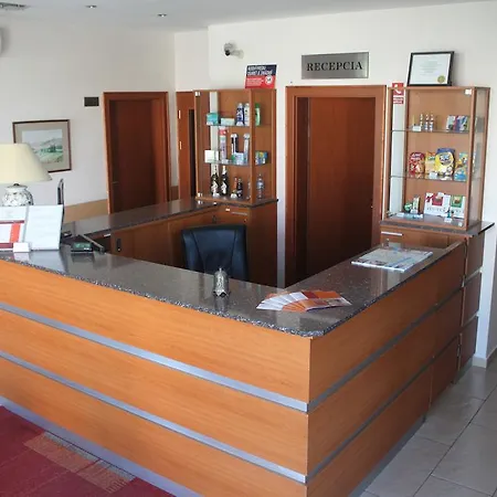 Otel Dominika 3*